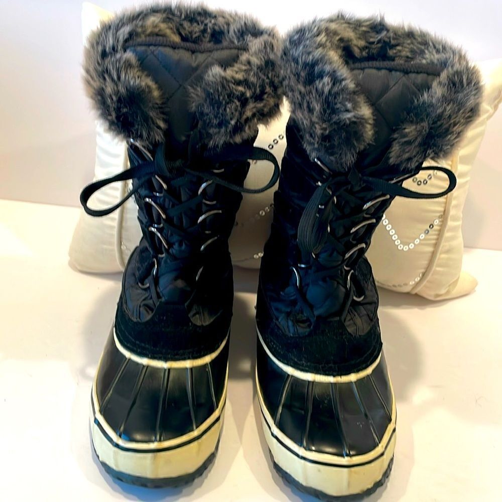 Capelli of New York Quilted Black Snow Boots Women's Size 6